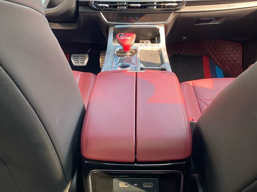X70 PLUS 2023 car image #12
