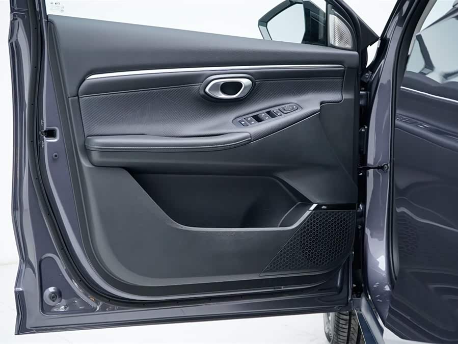 GAC Trumpchi GS3 2026 #12 GAC Trumpchi GS3 2026 car image #12