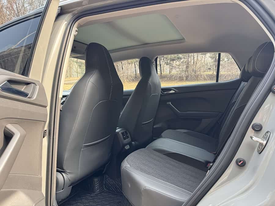 Volkswagen T-Cross 2020 car image #12