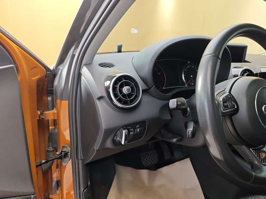 Audi A1 2013 car image #12