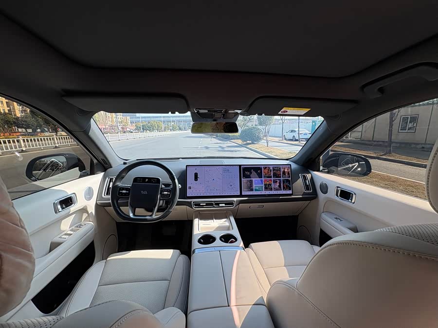 Li L6 2024 image de voiture #12