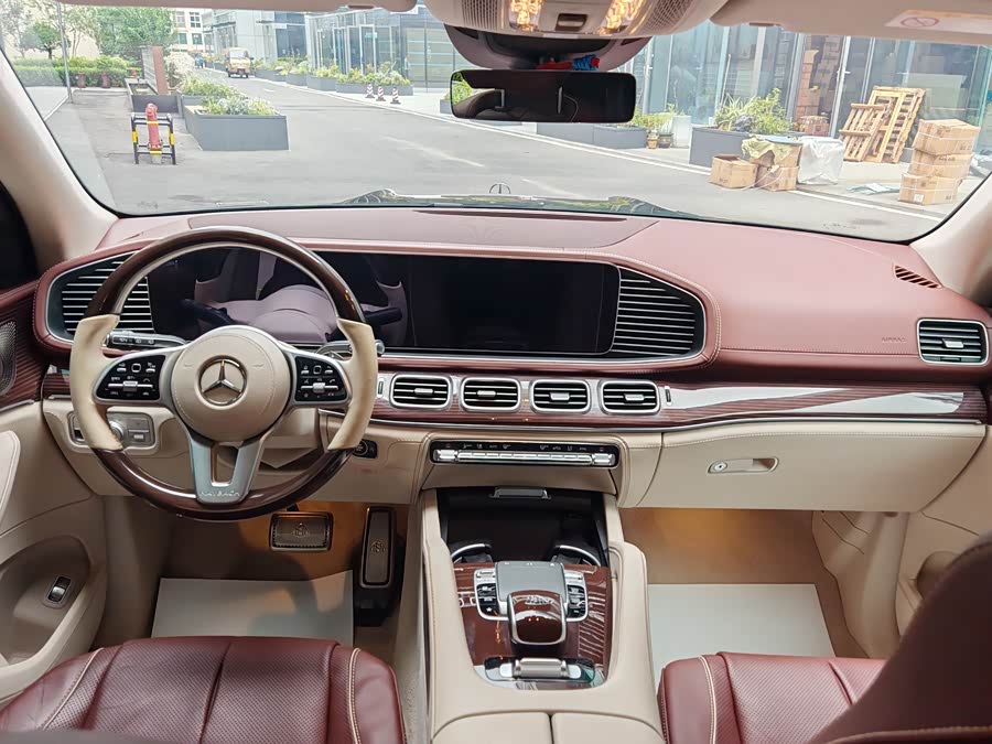 Mercedes-Benz Maybach GLS 2022 car image #12