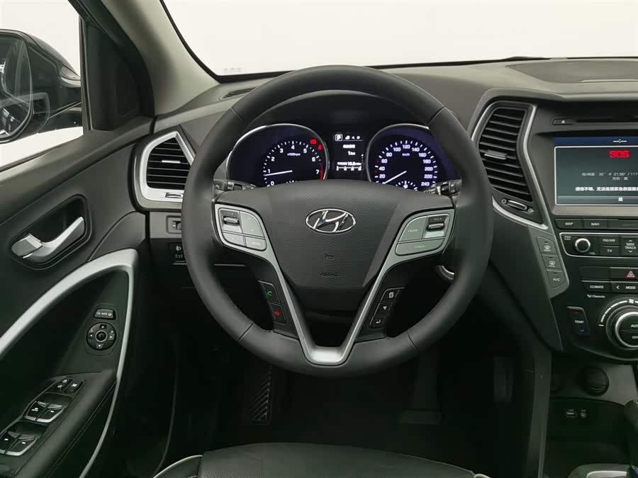 Hyundai Santa Fe 2017 car image #12