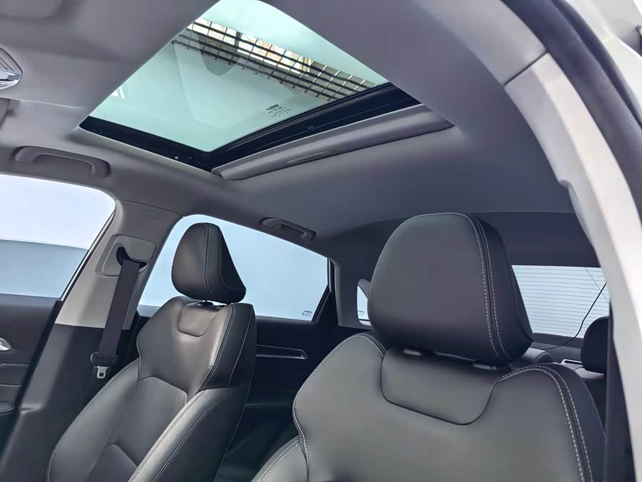 GEELY Emgrand 2022 car image #12
