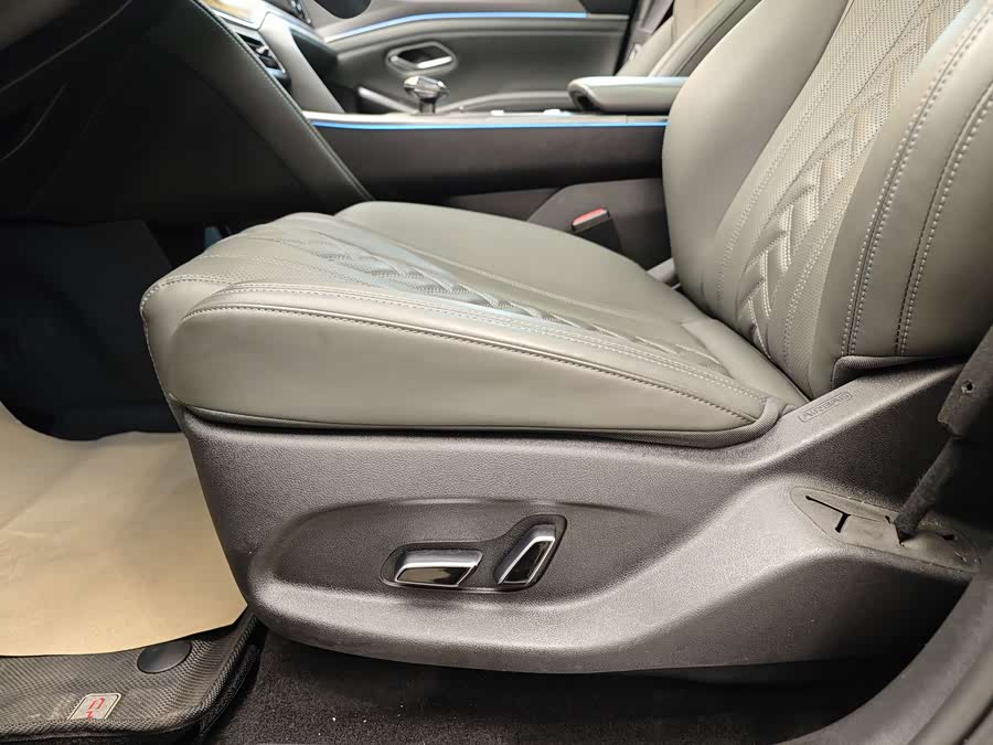 BYD SongL DM-i 2025 car image #12