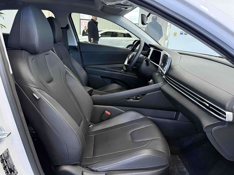 Hyundai Elantra 2023 car image #12