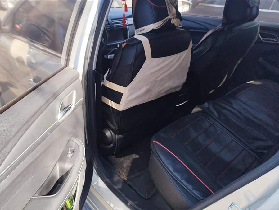 荣威 荣威Ei5 2019 汽车图片 #12