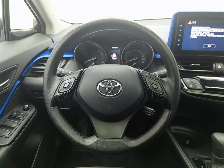 Toyota C-HR 2022 car image #12