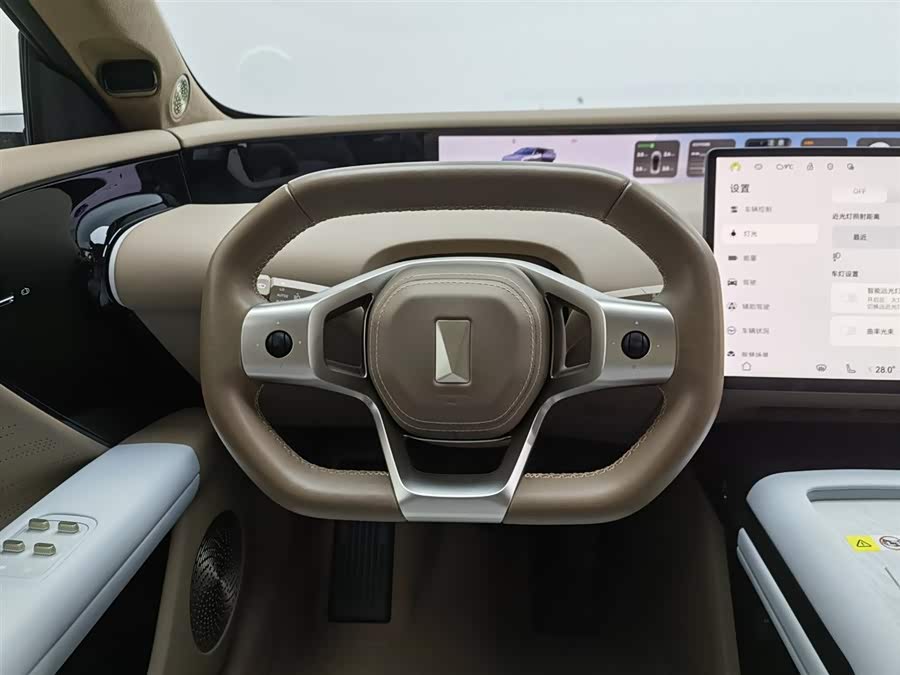 Avatr 07 2024 car image #12