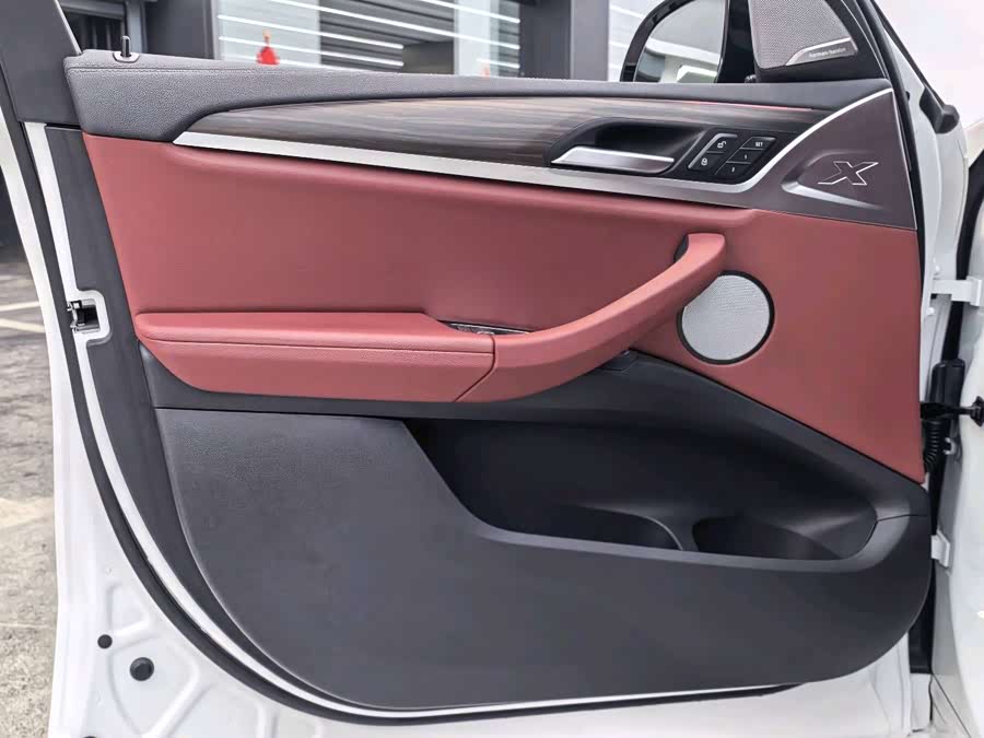 BMW X3 2023 immagine di auto #12