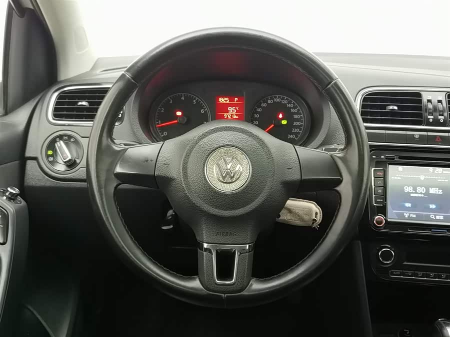 Volkswagen Polo 2013 immagine di auto #12