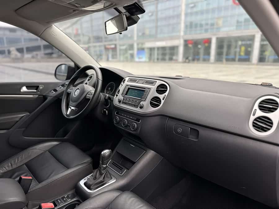 Volkswagen Tiguan 2014 immagine di auto #12