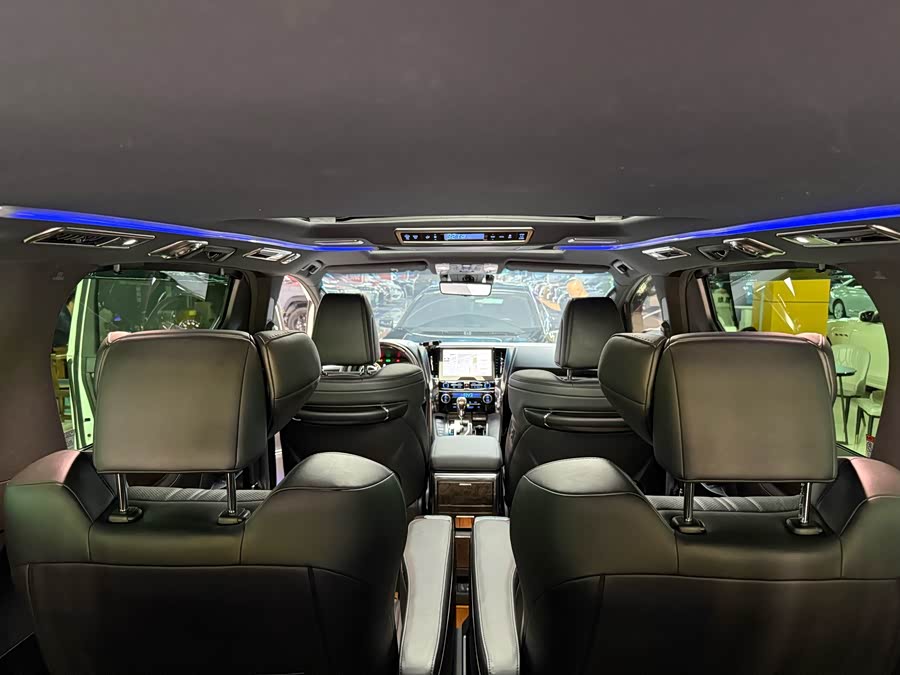 Toyota Alphard 2022 car image #12