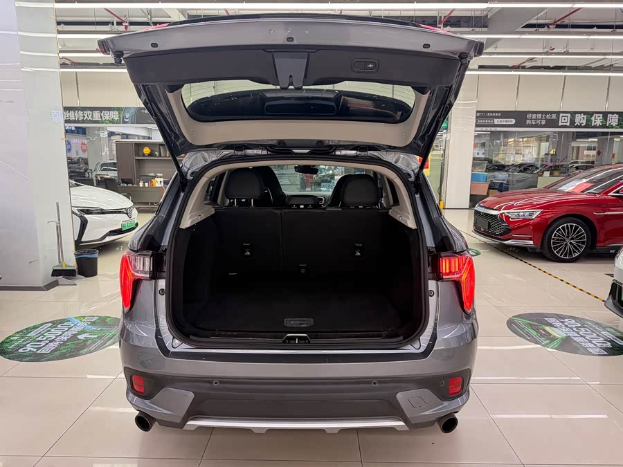 Lynk & Co 01 EM-P 2018 car image #12