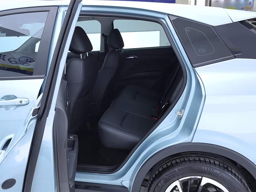 哪吒汽车 哪吒V 2022 #12 哪吒汽车 哪吒V 2022 汽车图片 #12