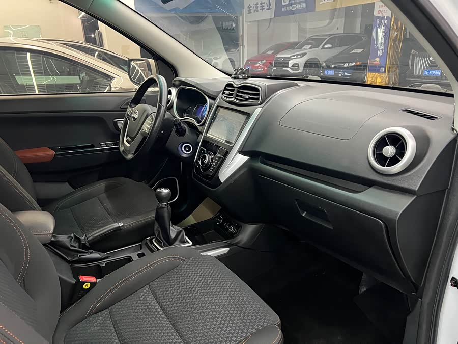 SWM斯威汽车 SWM斯威X3 2018 #12 SWM斯威汽车 SWM斯威X3 2018 汽车图片 #12