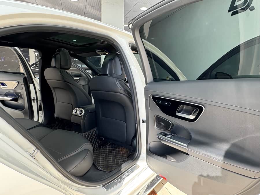 Mercedes-Benz C Class 2023 car image #12