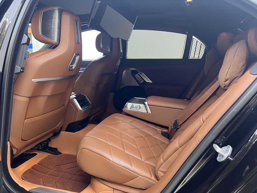 BMW 7 Series 2024 #12 BMW 7 Series 2024 car image #12