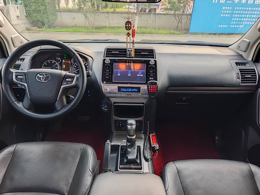 Toyota Land Cruiser Prado 2018 car image #12