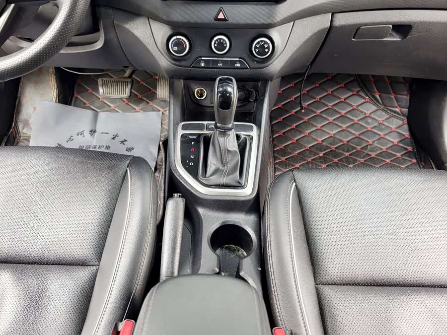 Hyundai ix25 2015 #12 Hyundai ix25 2015 car image #12