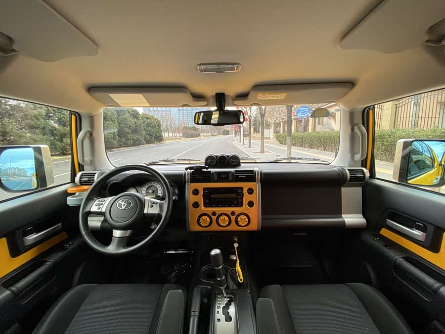 Toyota FJ Cruiser 2019 car image #12