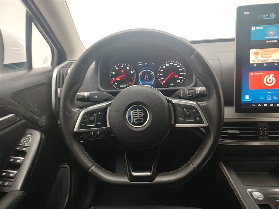 BYD Tang 2018 изображение автомобиля #12