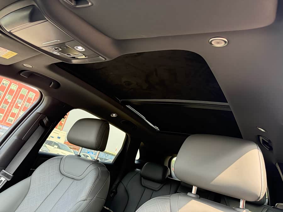 BYD SongL DM-i 2025 #12 BYD SongL DM-i 2025 car image #12