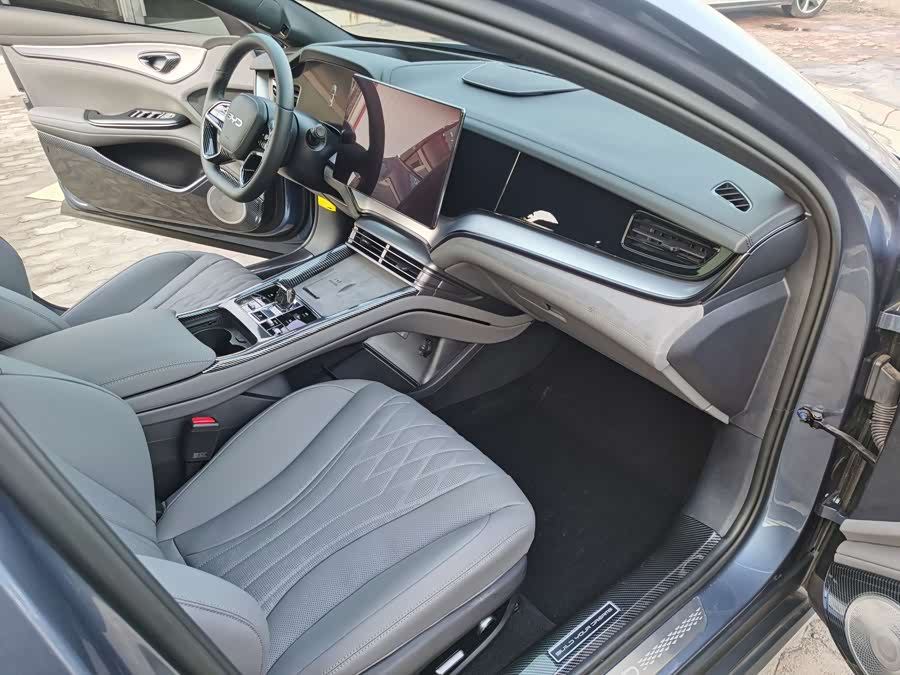 BYD Seal 07 DM-i 2024 car image #12