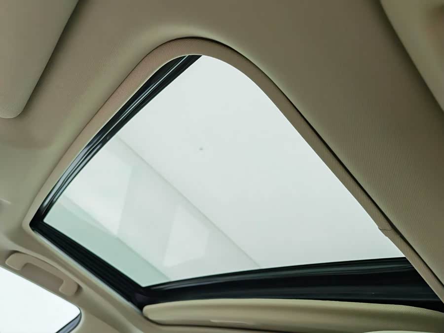 Toyota Camry 2023 immagine di auto #12