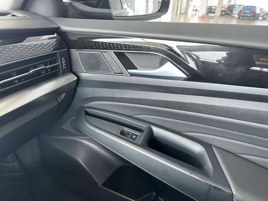 Volkswagen Passat 2021 immagine di auto #12