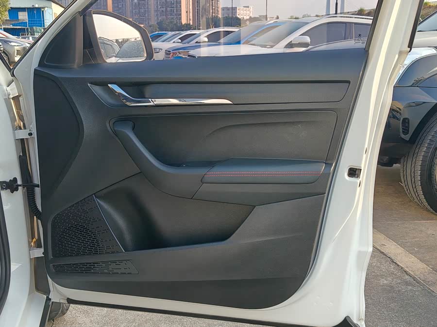 Skoda Kamiq 2021 изображение автомобиля #12