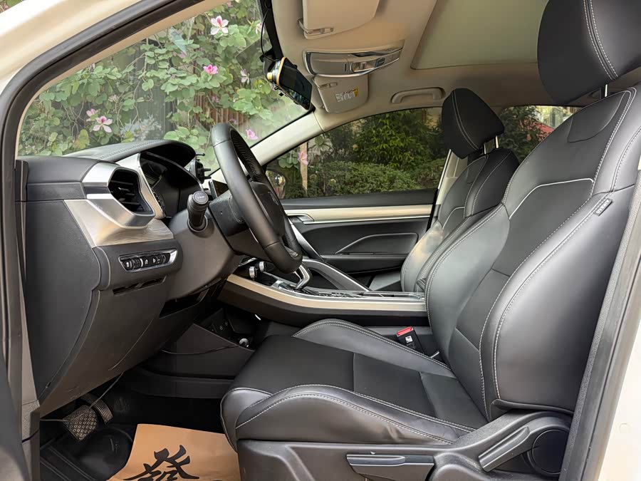 GEELY Coolray 2019 #12 GEELY Coolray 2019 car image #12