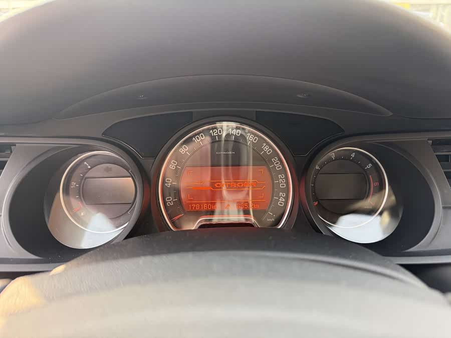 Citroen C5 2010 immagine di auto #12