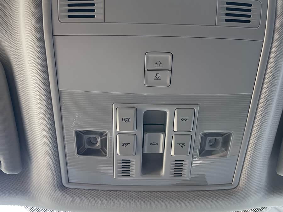 Volkswagen Tharu 2022 car image #12