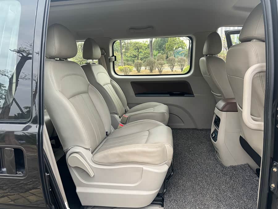 Forthing Lingzhi 2017 car image #12