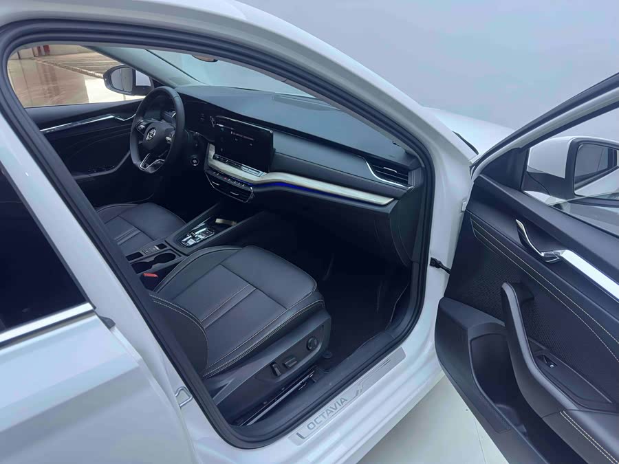 Skoda Octavia 2021 #12 Skoda Octavia 2021 car image #12