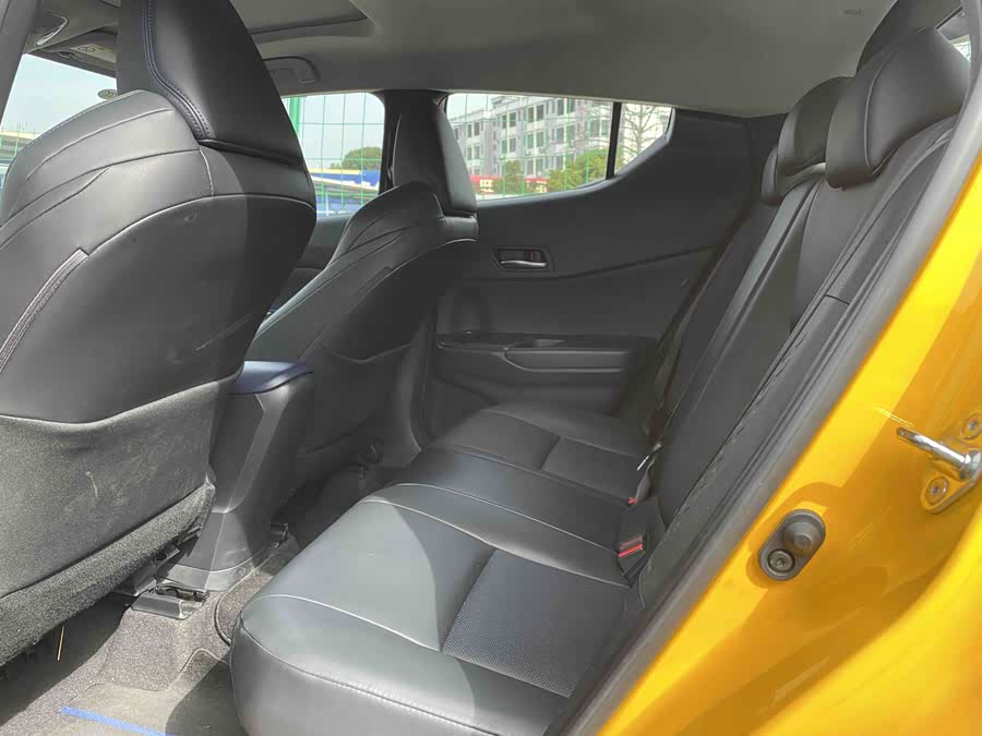 Toyota C-HR 2021 immagine di auto #12