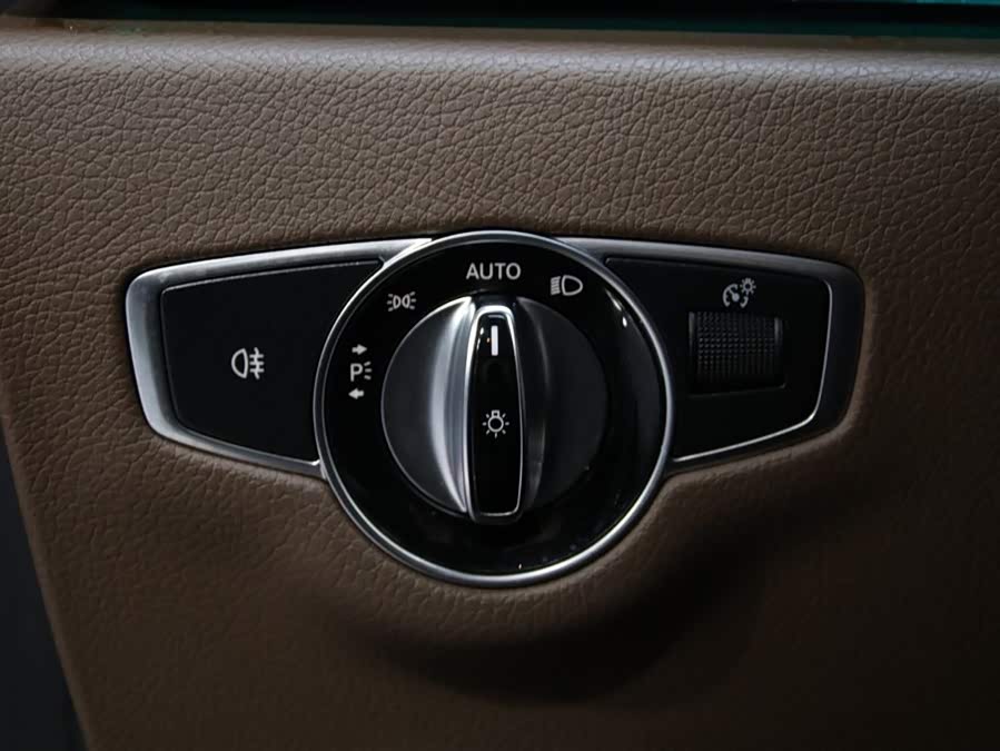 Mercedes-Benz E Class 2018 image de voiture #12