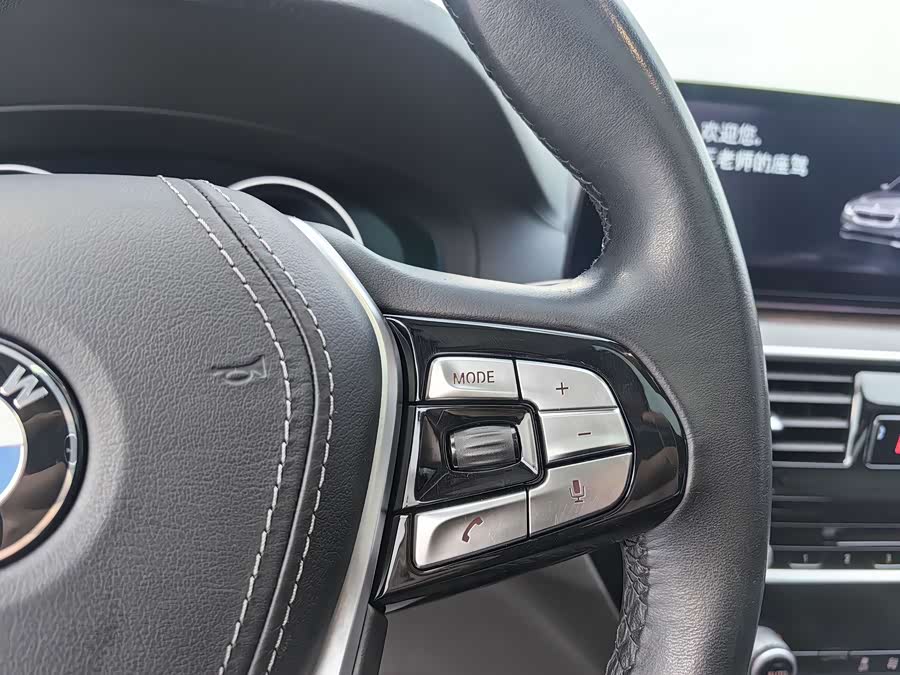 BMW 5 Series 2019 #12 BMW 5 Series 2019 car image #12