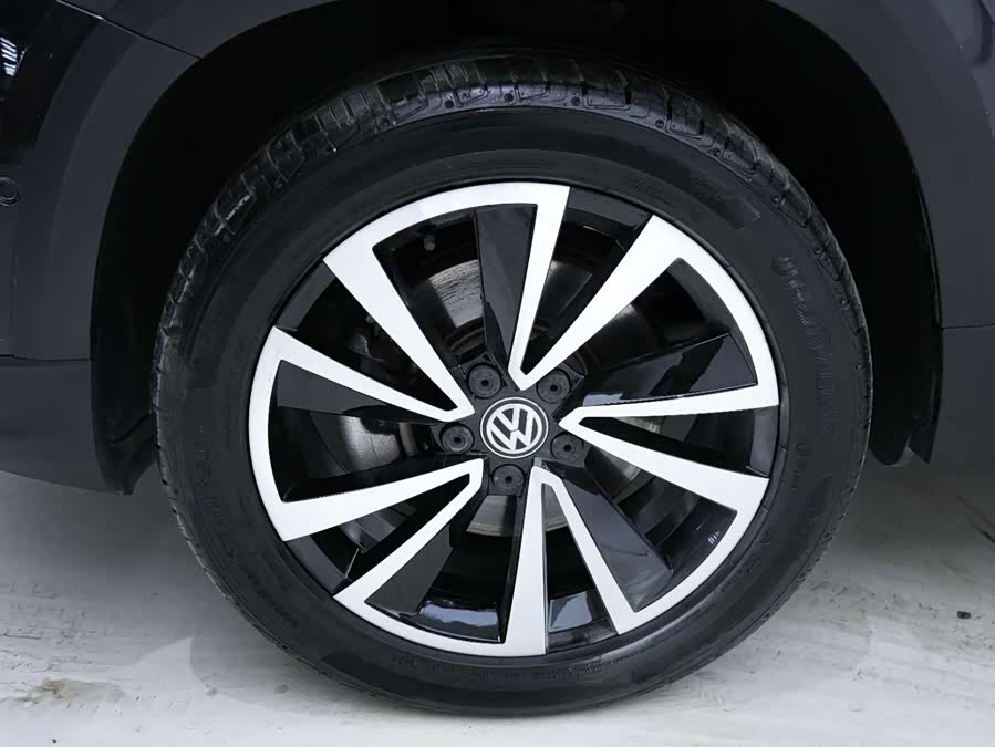 Volkswagen Tharu 2020 car image #12