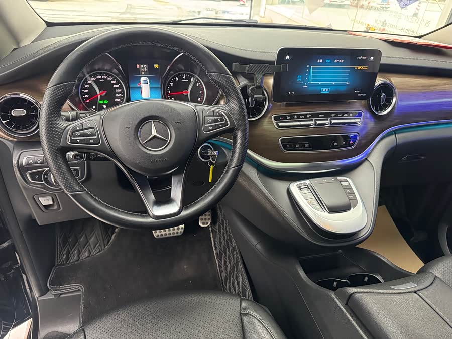 Mercedes-Benz V Class 2022 car image #12