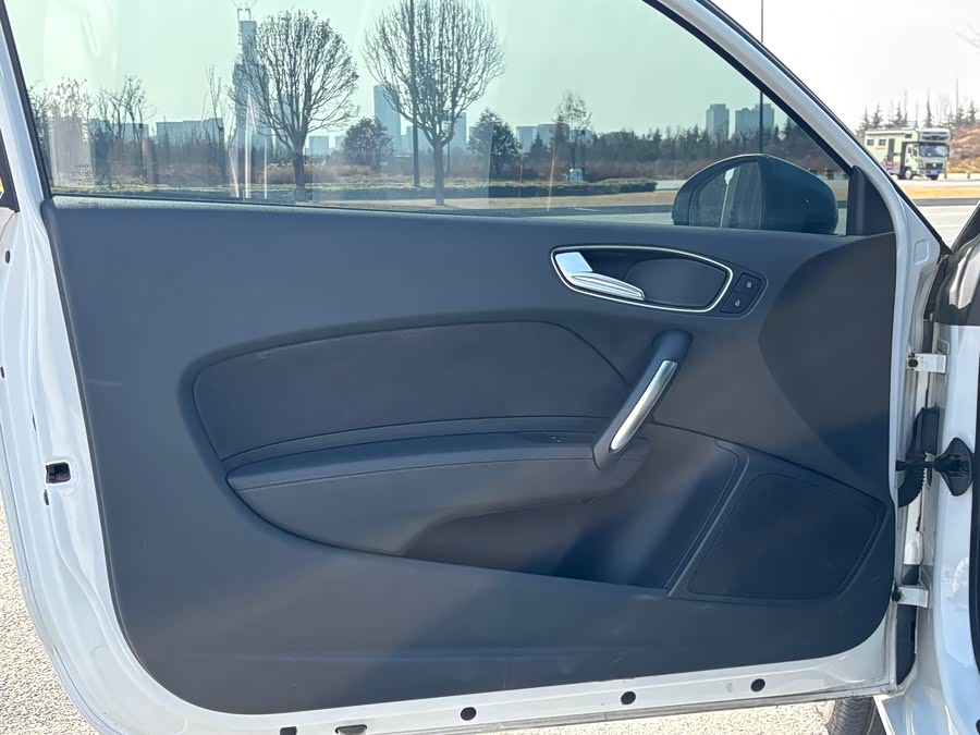 Audi A1 2014 car image #12