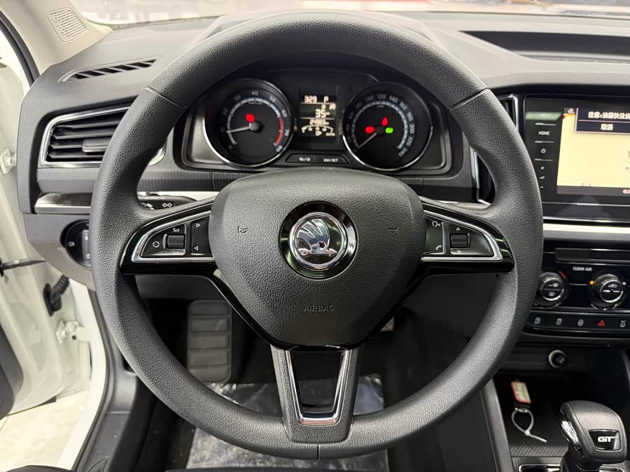 Skoda Kamiq 2022 imagem de carro #12