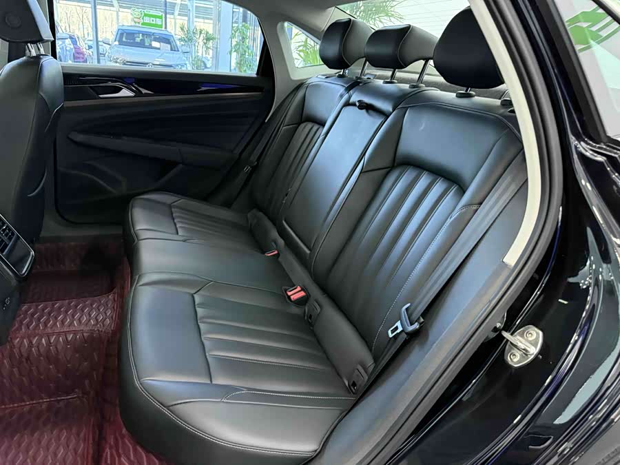 Volkswagen Passat 2021 car image #12
