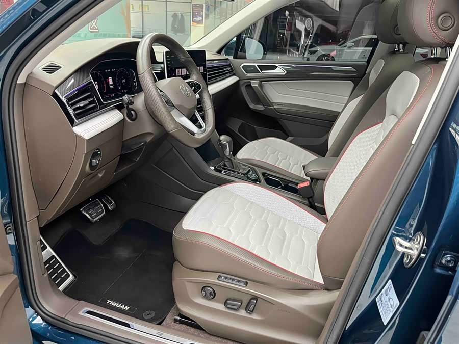 Volkswagen Tiguan L 2021 #12 Volkswagen Tiguan L 2021 car image #12