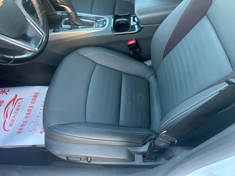 Chevrolet Malibu 2018 immagine di auto #12