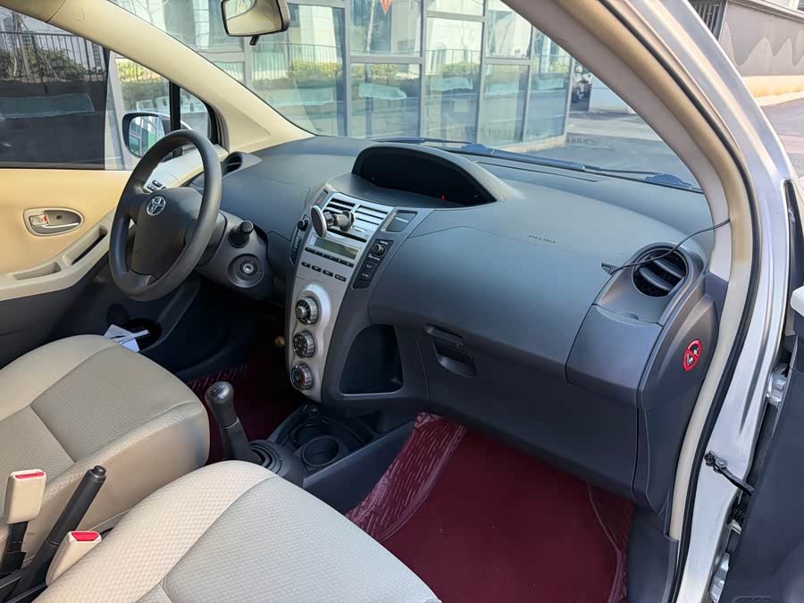 Toyota Yaris 2009 imagem de carro #12