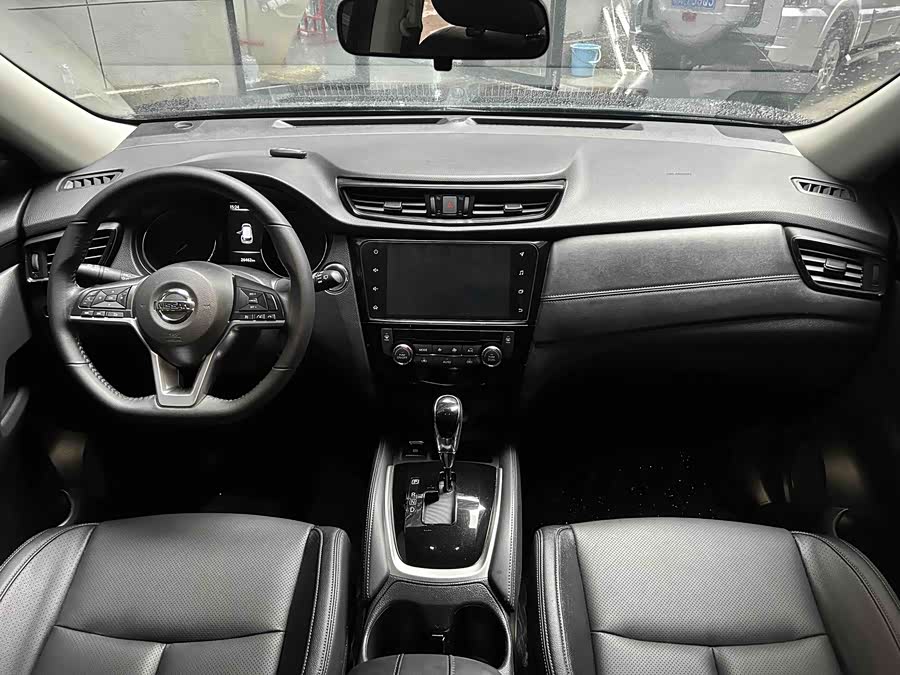 Nissan X-Trail 2023 immagine di auto #12