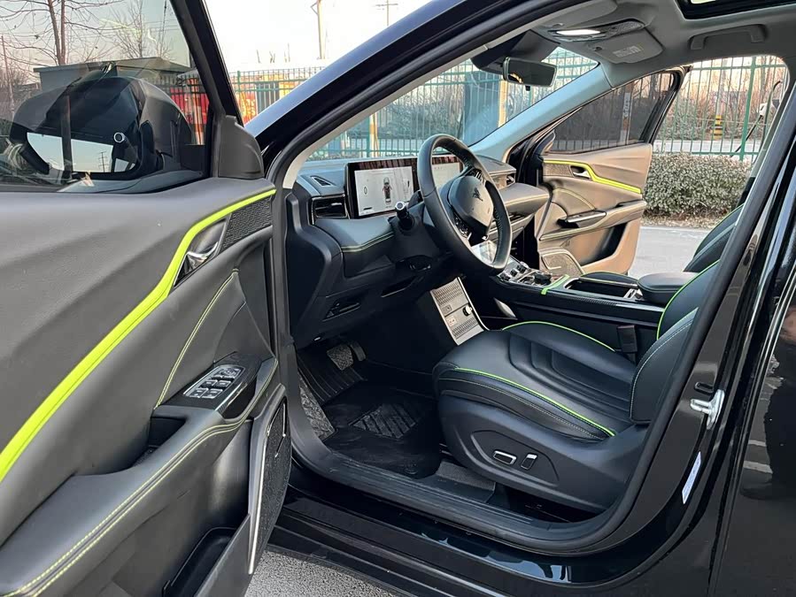 哪吒汽车 哪吒U 2022 汽车图片 #12