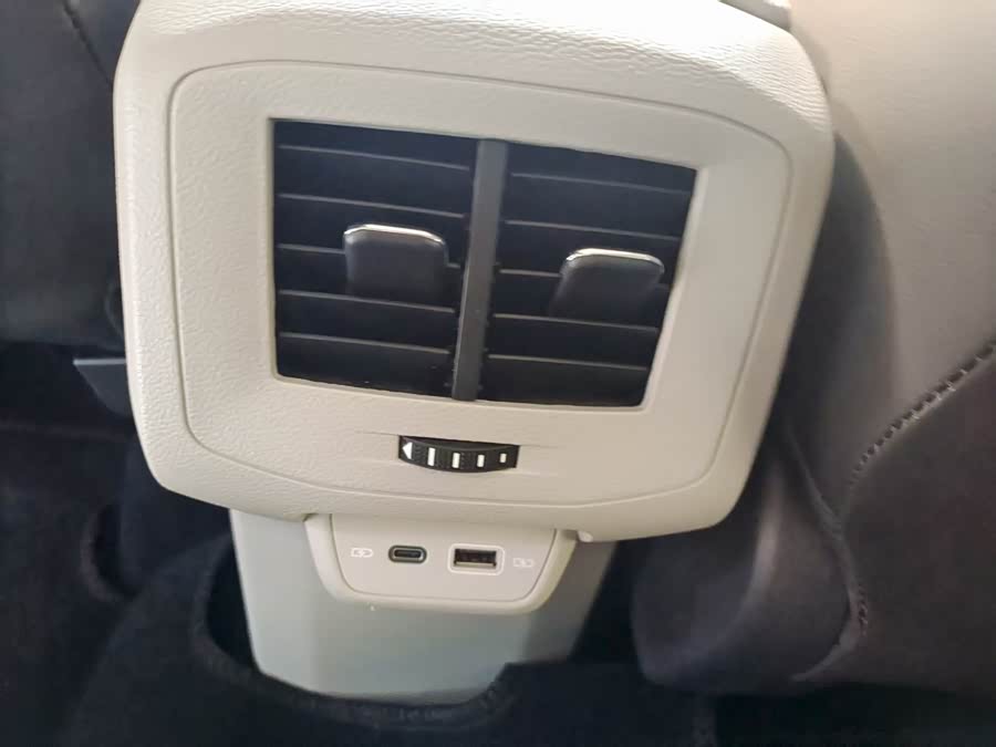 Volkswagen T-Cross 2023 car image #12